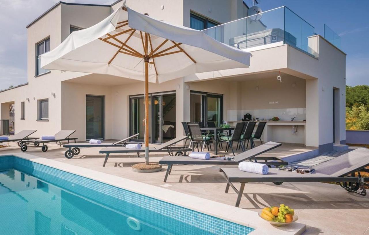 Villa Izabel With Hot Whirpool กรินิตซา ภายนอก รูปภาพ