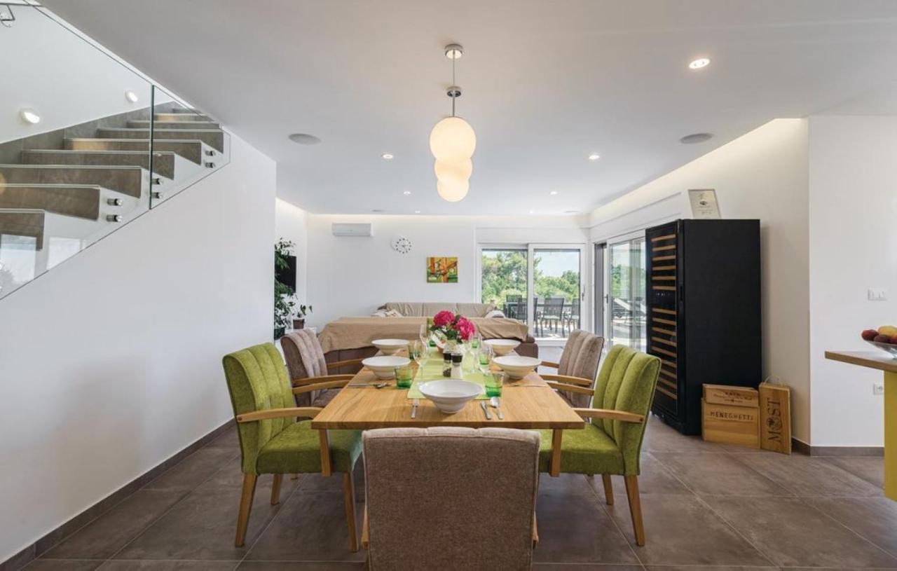 Villa Izabel With Hot Whirpool กรินิตซา ภายนอก รูปภาพ