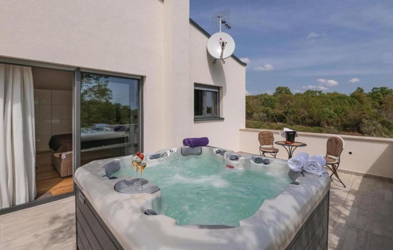 Villa Izabel With Hot Whirpool กรินิตซา ภายนอก รูปภาพ